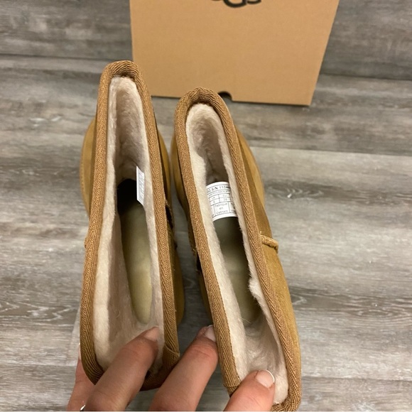 UGG | Classic Femme Short Boots In Chestnut NEW In Box - Picture 10 of 16